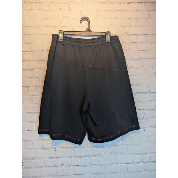 Jordan basketball shorts size medium (damage) - Picture 2 of 5